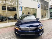 Volkswagen Passat Bluemotion xanh atlantic nội thất kem sang trọng - giảm ngay 200 triệu tiền mặt + giao ngay