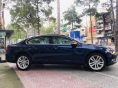 Volkswagen Passat Bluemotion xanh atlantic nội thất kem sang trọng - giảm ngay 200 triệu tiền mặt + giao ngay