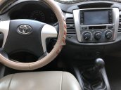 Cần bán xe Toyota Innova năm 2012, màu bạc, số sàn