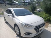Cần bán lại xe Hyundai Accent 2019, màu trắng, số tự động