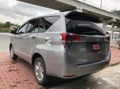 Bán xe Toyota Innova đời 2019, màu bạc số sàn, biển SG