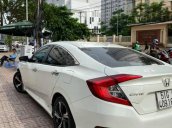 Cần bán Honda Civic 1.5 sản xuất 2017 màu trắng