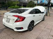 Cần bán Honda Civic 1.5 sản xuất 2017 màu trắng