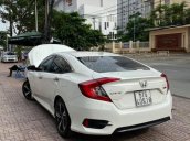 Cần bán Honda Civic 1.5 sản xuất 2017 màu trắng