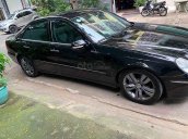 Cần bán gấp Mercedes E200 sản xuất năm 2008, màu đen