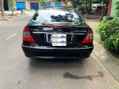 Cần bán gấp Mercedes E200 sản xuất năm 2008, màu đen