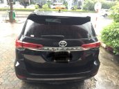 Cần bán xe Toyota Fortuner đời 2019, màu đen, số tự động