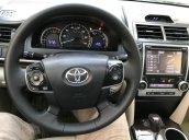 Xe Toyota Camry XLE 2.5 2014, vàng cát, số tự động