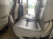 Salon bán Toyota Innova năm 2009, màu bạc xe gia đình