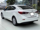 Bán gấp chiếc Mazda3 1.5AT 2017 sedan bản Facelift màu trắng, xe cá nhân cực mới 