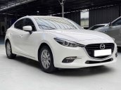 Bán gấp chiếc Mazda3 1.5AT 2017 sedan bản Facelift màu trắng, xe cá nhân cực mới 