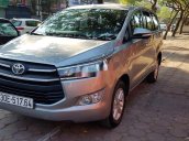 Cần bán Toyota Innova sản xuất năm 2017, màu bạc số sàn