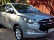 Cần bán Toyota Innova sản xuất năm 2017, màu bạc số sàn