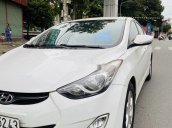 Cần bán gấp Hyundai Avante sản xuất 2011, màu trắng, xe nhập