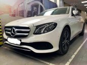 Cần bán Mercedes E class năm 2020, màu trắng còn mới