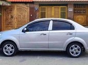 Cần bán Chevrolet Aveo năm sản xuất 2015, màu bạc còn mới