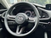 Cần bán gấp Mazda 3 năm sản xuất 2020, màu trắng, 676tr