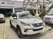 Cần bán Toyota Fortuner đời 2019, màu trắng, xe nhập số tự động, giá tốt