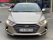 Cần bán lại xe Hyundai Elantra sản xuất 2018, màu vàng số tự động, 578 triệu