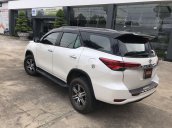 Cần bán gấp Toyota Fortuner năm 2020, màu trắng số tự động 