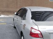 Cần bán Toyota Vios đời 2013, màu bạc số sàn 
