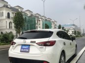 Cần bán lại chiếc Mazda 3 đời 2015, màu trắng, chính chủ sử dụng