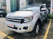 Cần bán lại xe Ford Ranger đời 2014, màu bạc xe gia đình giá chỉ 465 triệu đồng