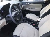 Cần bán Hyundai Accent năm sản xuất 2019, màu bạc, chính chủ 