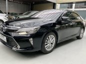 Bán xe Toyota Camry 2.0E 2018, màu đen cực chất