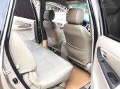 Cần bán Toyota Innova 2.0E năm sản xuất 2014, màu vàng