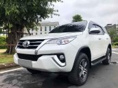 Bán xe Toyota Fortuner năm sản xuất 2019, màu trắng  