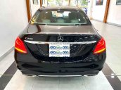 Cần bán xe Mercedes C200 sản xuất năm 2017, màu đen