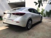 Cần bán gấp Mazda 3 năm sản xuất 2018, màu trắng, giá cạnh tranh