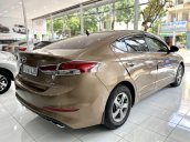 Bán gấp chiếc ô tô Hyundai Elantra sản xuất 2017, xe giá thấp, động cơ ổn định