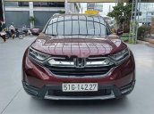 Cần bán Honda CR V sản xuất năm 2017, màu đỏ, xe gia đình