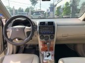 Cần bán gấp với giá ưu đãi chiếc Toyota Corolla Altis sản xuất năm 2010, xe chính chủ còn mới