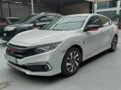 Chính chủ cần bán nhanh chiếc Honda Civic sản xuất 2019, xe còn mới