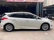 Bán Ford Focus sản xuất năm 2018, màu trắng còn mới, 680 triệu