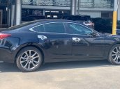 Bán Mazda 6 2019, màu đen full Options