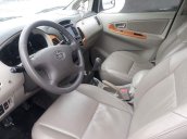 Cần bán gấp Toyota Innova sản xuất 2010, màu bạc