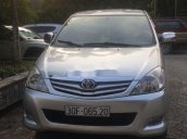 Cần bán gấp Toyota Innova sản xuất 2010, màu bạc