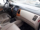 Cần bán gấp Toyota Innova sản xuất 2010, màu bạc