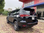 Bán xe Toyota Fortuner sản xuất năm 2019, màu đen  