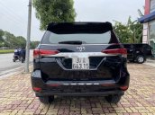 Bán xe Toyota Fortuner sản xuất năm 2019, màu đen  