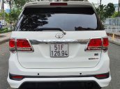 Bán Toyota Fortuner Sportivo máy xăng, đăng ký 2015, mới 98%