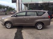 Bán Toyota Innova năm 2018, màu nâu số sàn