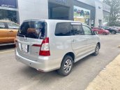 Bán Toyota Innova 2015, màu bạc, có bảo hành