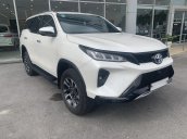 Toyota Fortuner 2021 đủ màu, giảm 50% trước bạ, hỗ trợ trả góp, ưu đãi tốt nhất năm