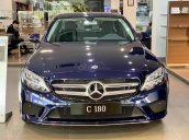 Mercedes C180 ưu đãi cực khủng những ngày cuối năm