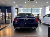 Mercedes C180 ưu đãi cực khủng những ngày cuối năm